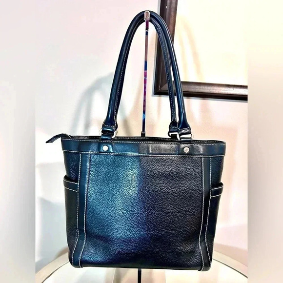 Gently Used CAPACCI Black Leather Shoulder Bag - Picture 2 of 11